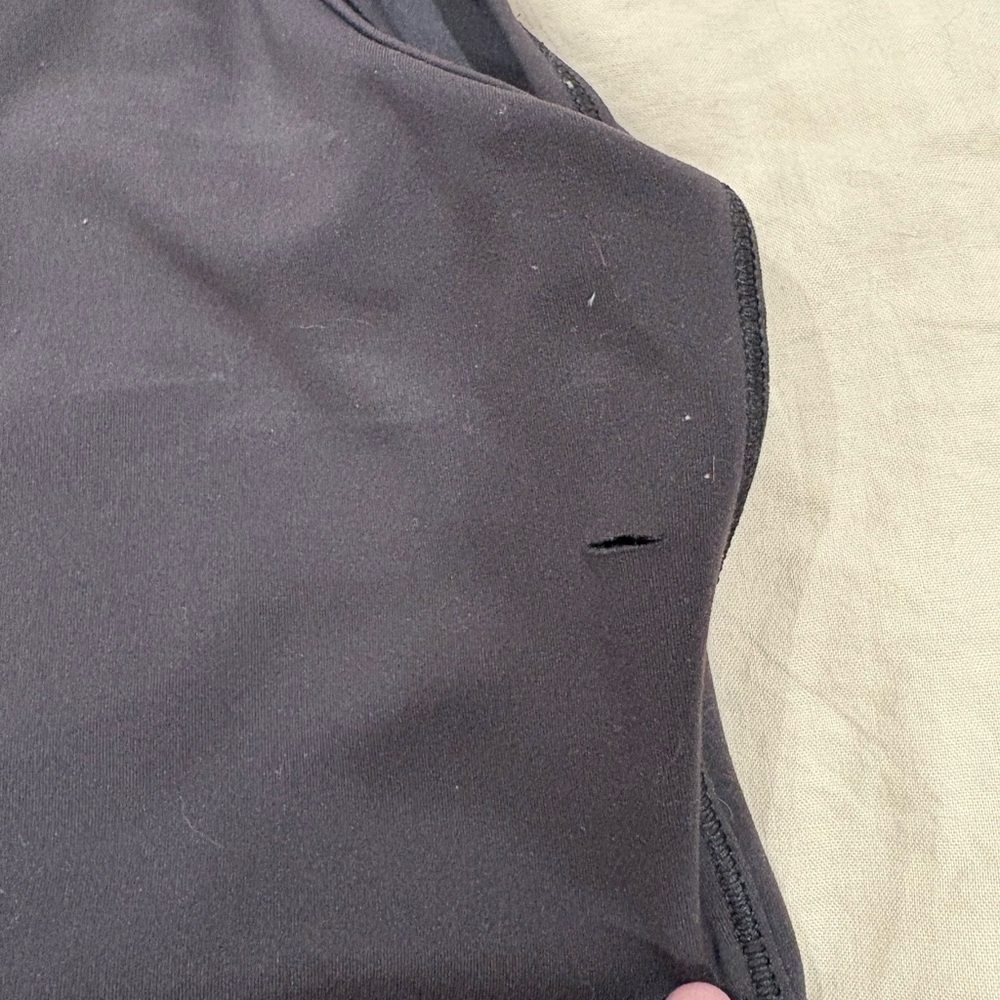 Lululemon Power Pivot Tank in Black Size 12 - Picture 3 of 3